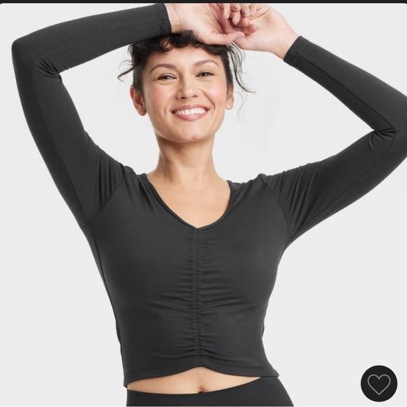 ✨NWT✨ ALL IN MOTION Flex Shirred Cropped Long Sleeved T-shirt - Black - Large - Picture 1 of 6